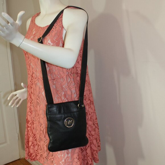 Michael Kors black Crossbody Leather messenger Bag - Picture 1 of 9